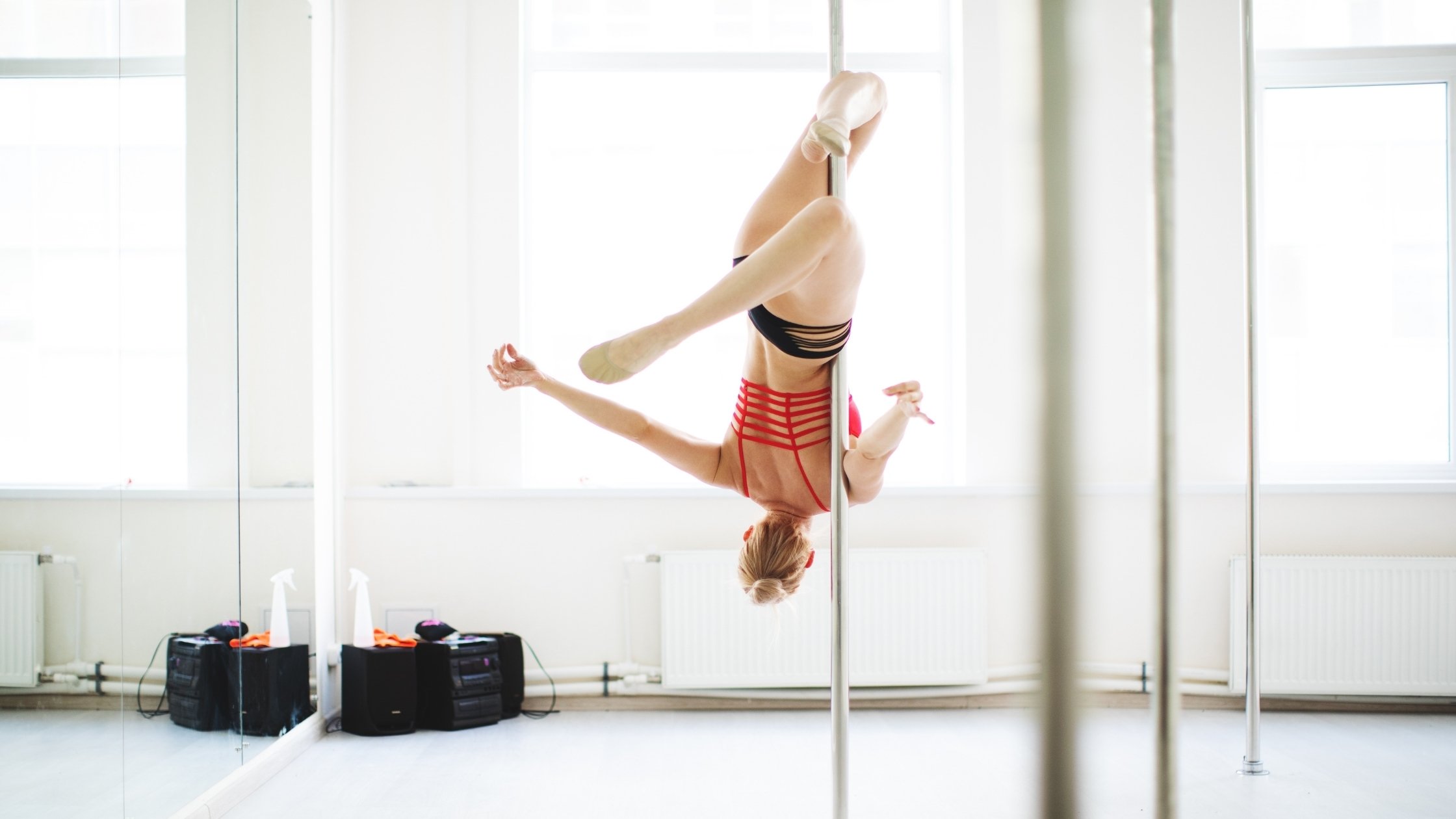 5 Reasons To Start Pole Dancing For Fitness
