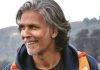 Milind Soman Performing Tree Pull-Ups Will Inspire You To Exercise Milind Soman Performing Tree Pull-Ups Will Inspire You To Exercise