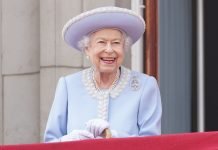 Every Day, The Queen Would Have Four Cocktails! Every Day, The Queen Would Have Four Cocktails!