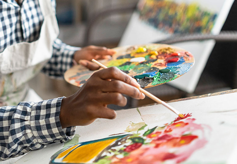 The advantages of art therapy and how it may help with mental health