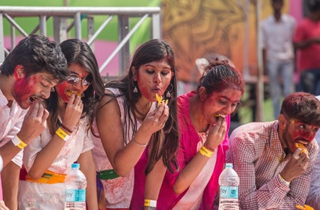 6 tips to stop the negative consequences of overeating after Holi