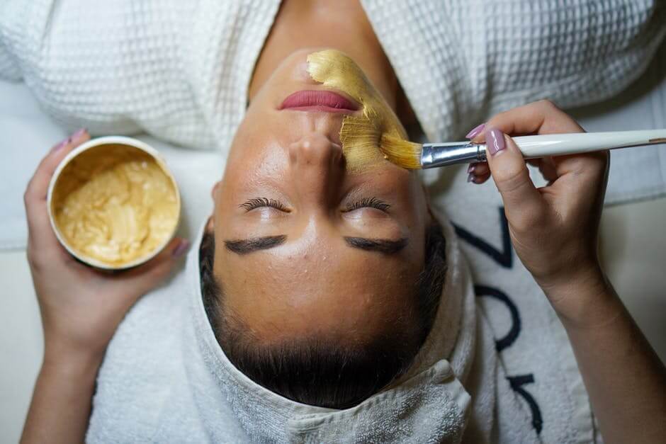 Use these vegetable peels instead of pricey skincare creams for a glowing skin