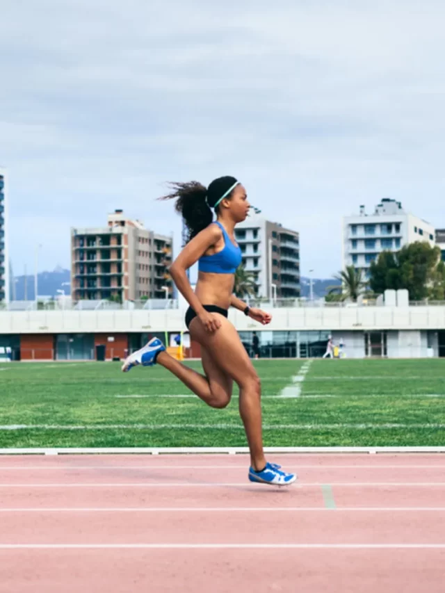 7 Must-Have Items for an Athlete’s Gym Bag