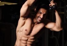 John Abraham’s personal trainer reveals the exercise programme that keeps him in shape at age 50 John Abraham